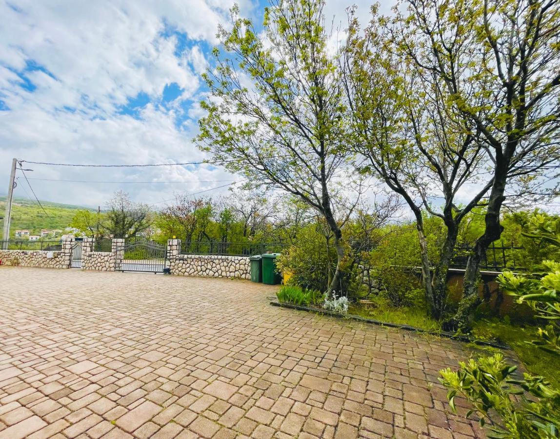 יאדראנובו Apartments Villa Antonia מראה חיצוני תמונה