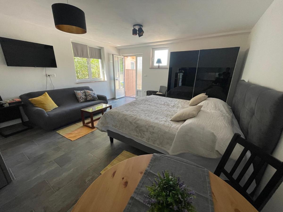 יאדראנובו Apartments Villa Antonia מראה חיצוני תמונה