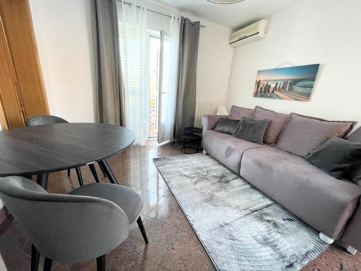 יאדראנובו Apartments Villa Antonia מראה חיצוני תמונה