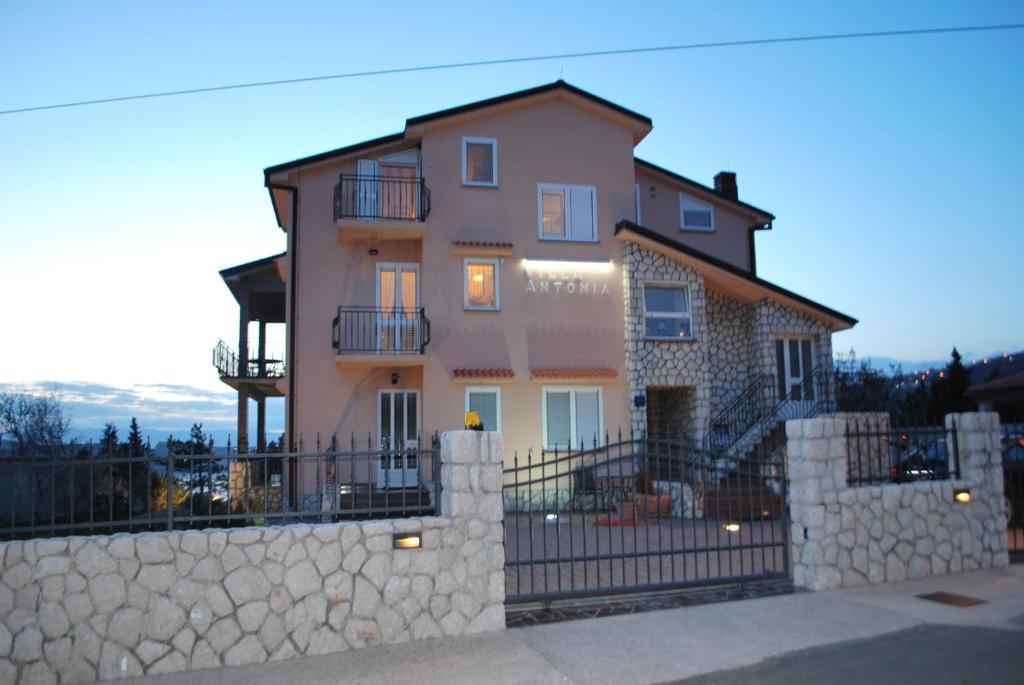 יאדראנובו Apartments Villa Antonia מראה חיצוני תמונה